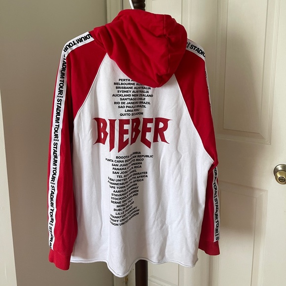 H&M Justin Bieber Boy or girl sweatshirt - Picture 2 of 3